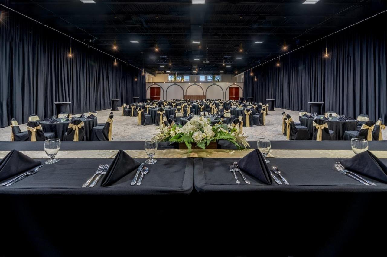 Grand Williston Hotel And Conference Center Εξωτερικό φωτογραφία