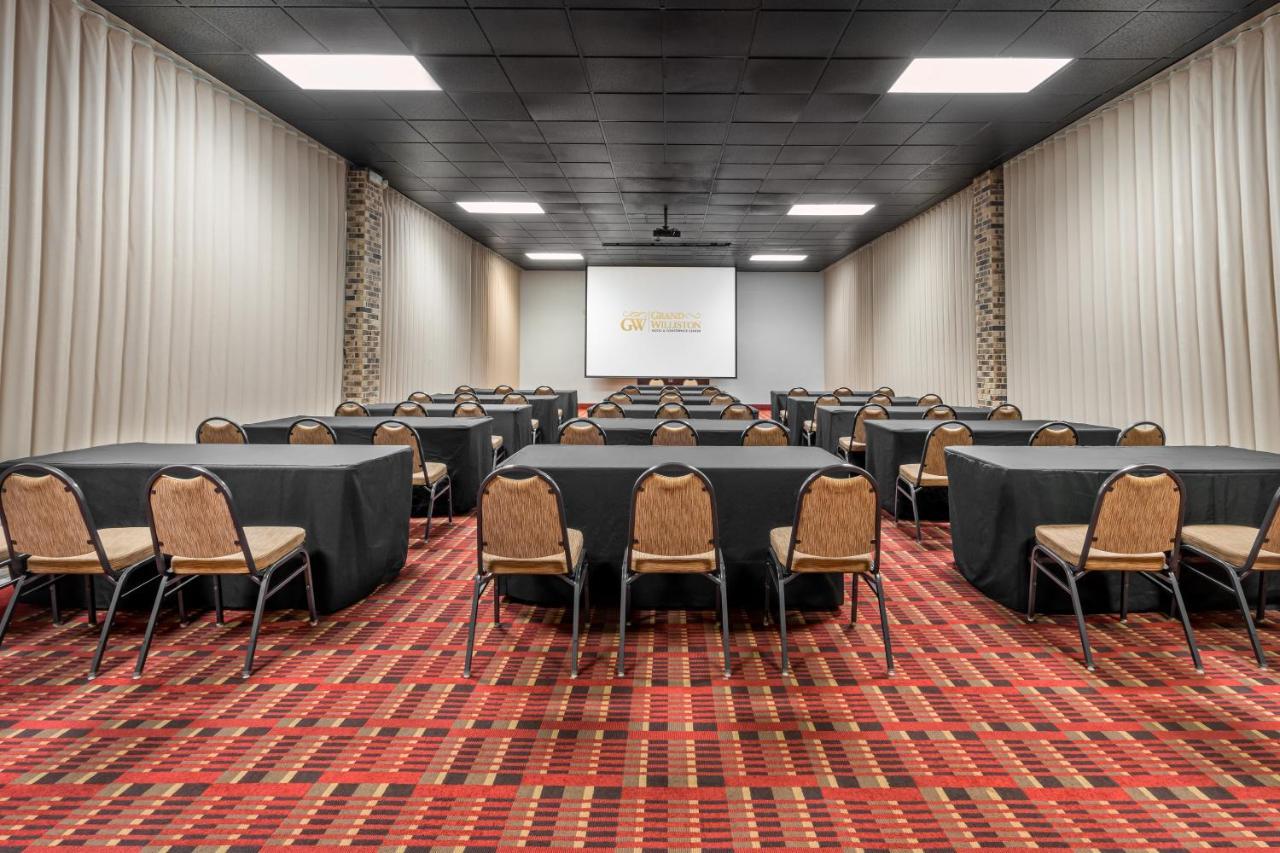 Grand Williston Hotel And Conference Center Εξωτερικό φωτογραφία
