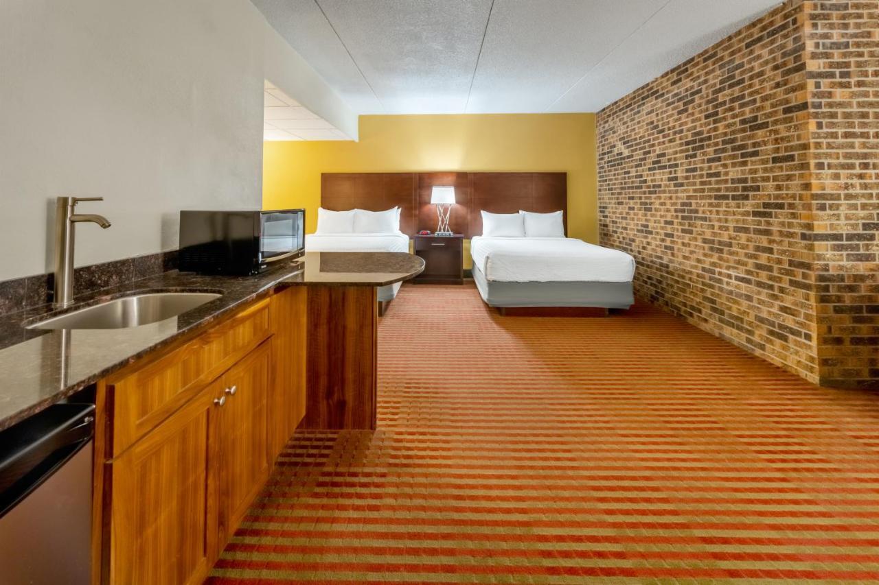 Grand Williston Hotel And Conference Center Εξωτερικό φωτογραφία