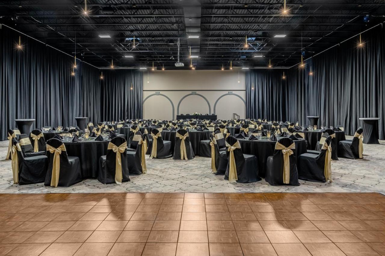 Grand Williston Hotel And Conference Center Εξωτερικό φωτογραφία