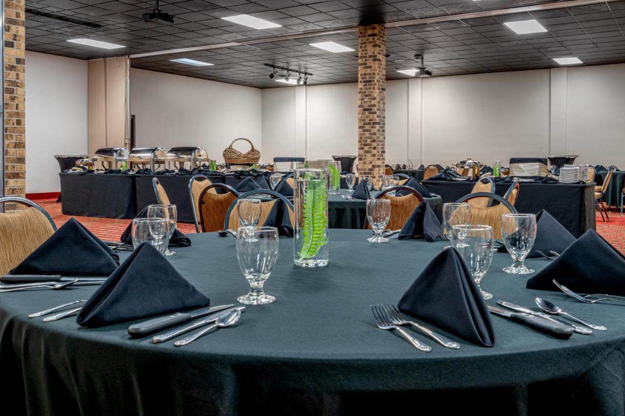 Grand Williston Hotel And Conference Center Εξωτερικό φωτογραφία